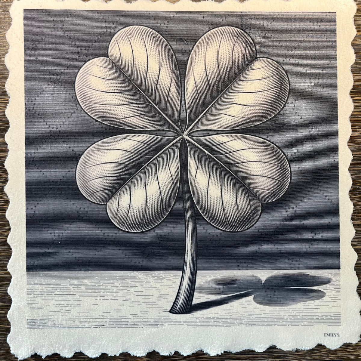 321. GRAPHIC LUCKY CLOVER